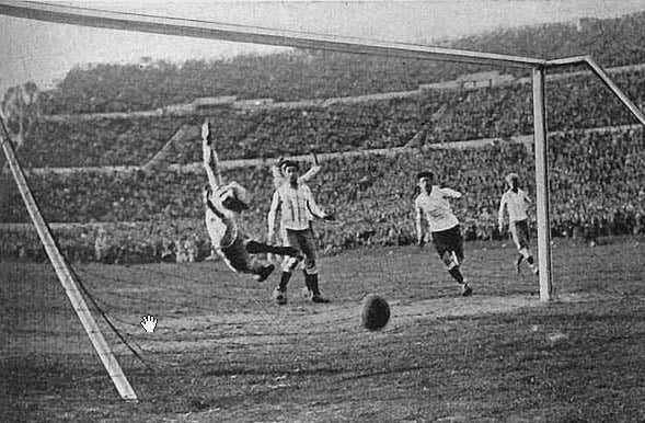 Héctor Castro scores for Uruguay in the 1930 World Cup final